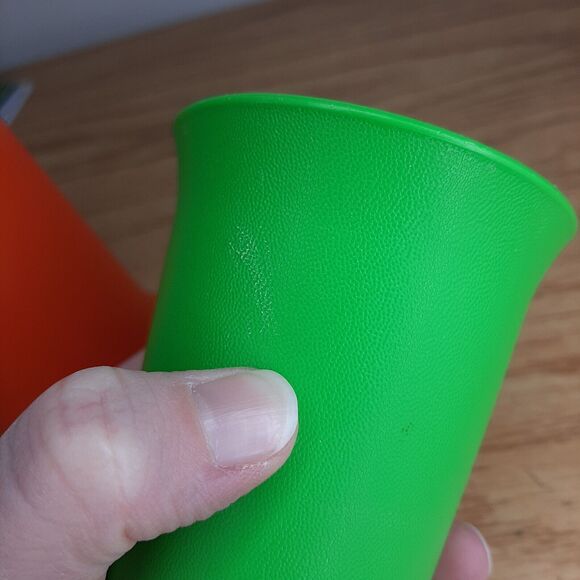 2  Vintage Tupperware Plastic Kids Cups Orange 109-38 Green 109-33 no lids Retro - Picture 6 of 6